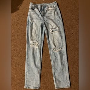 Light Wash Stretch Ripped Straight Leg Jeans👖🦋🌀